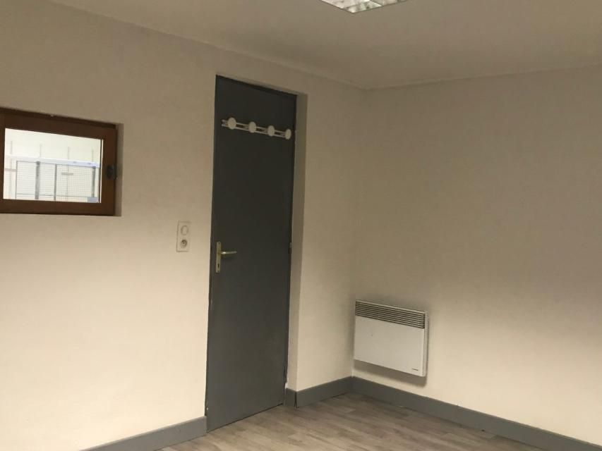 Vente entrepôts 300 m² non divisibles