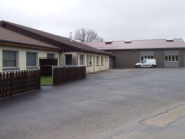 Vente entrepôts 1400 m² non divisibles
