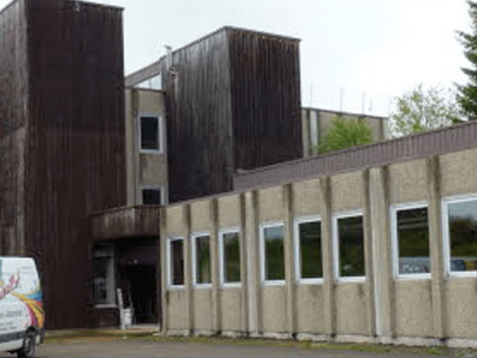 Location entrepôts 2130 m² non divisibles