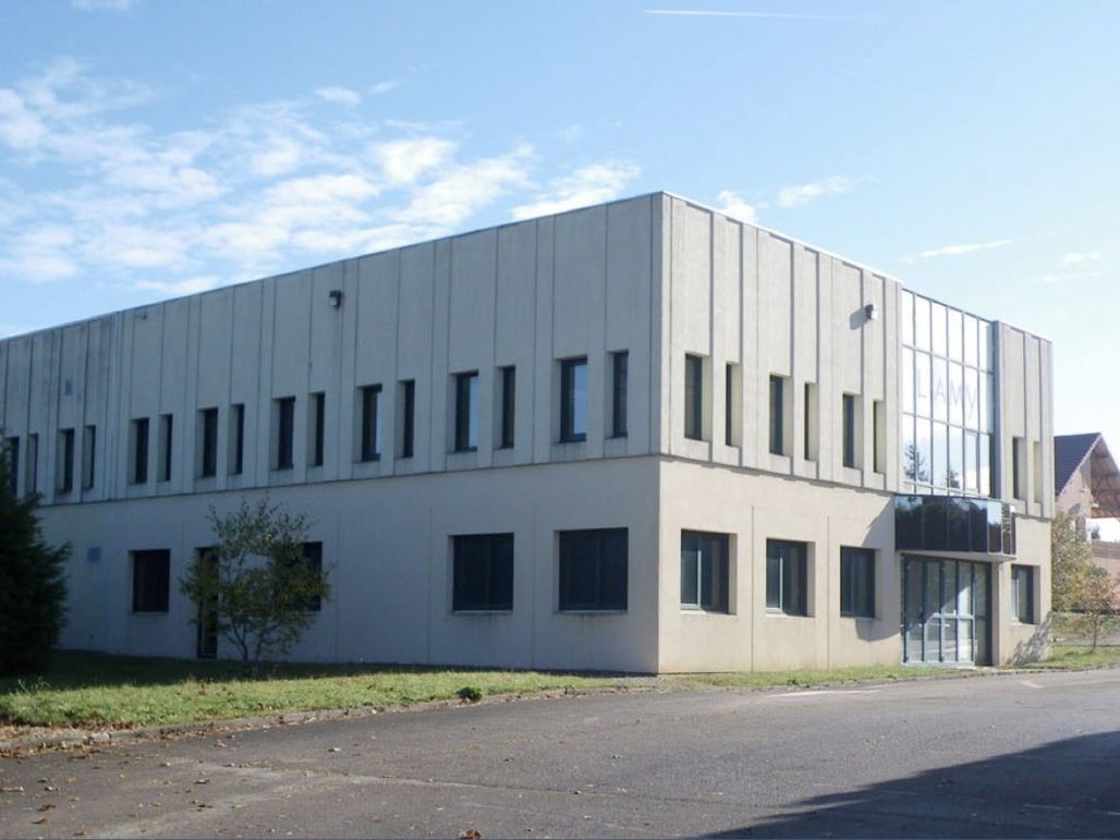 Location entrepôts 980 m² non divisibles