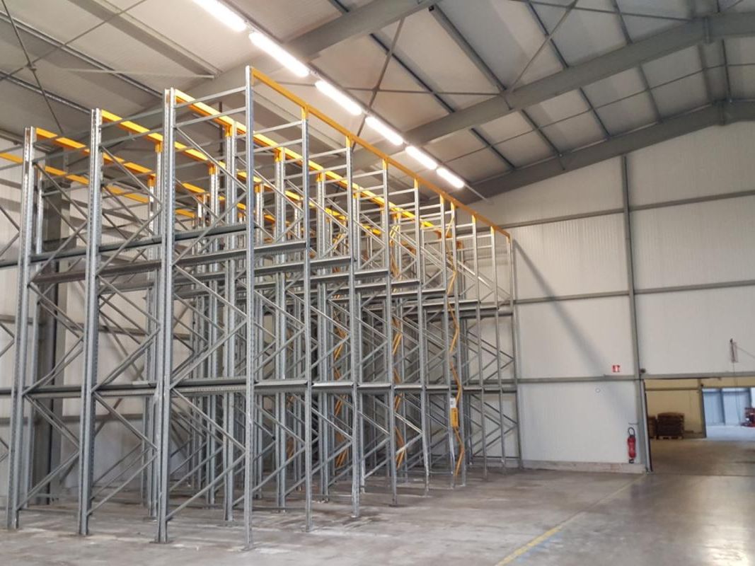 Location entrepôts 4625 m² non divisibles