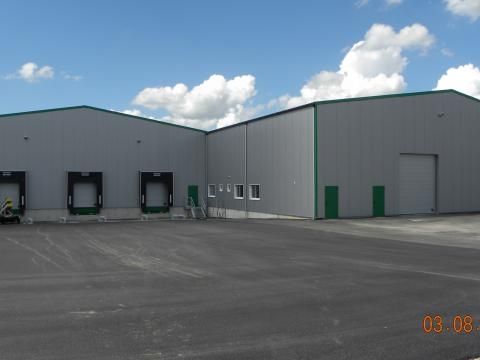 Location entrepôts 4625 m² non divisibles