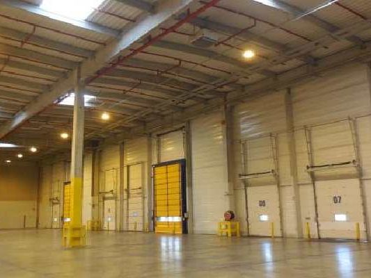 Location entrepôts 6000 m² non divisibles