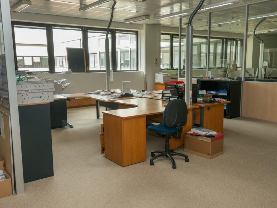 Location entrepôts 5700 m² non divisibles