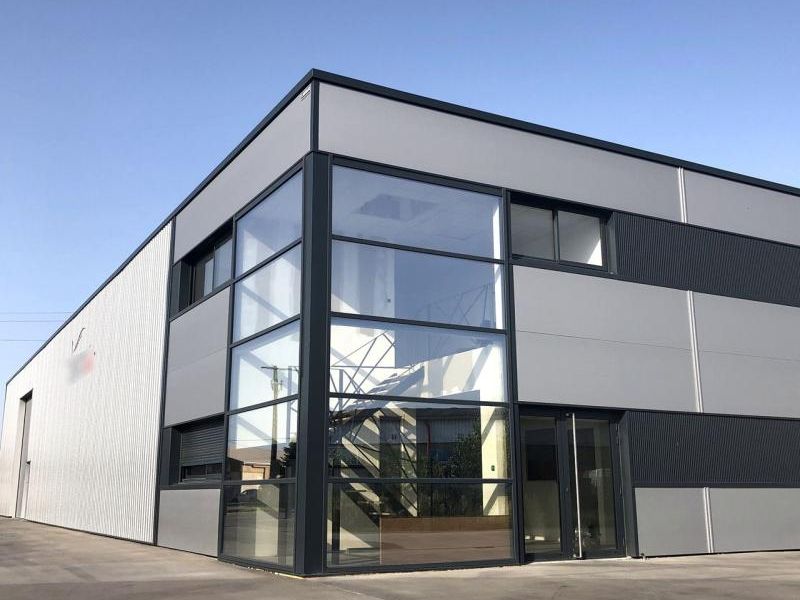 Location entrepôts 890 m² non divisibles