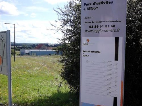 Vente terrain 4000 m² à Varennes-Vauzelles