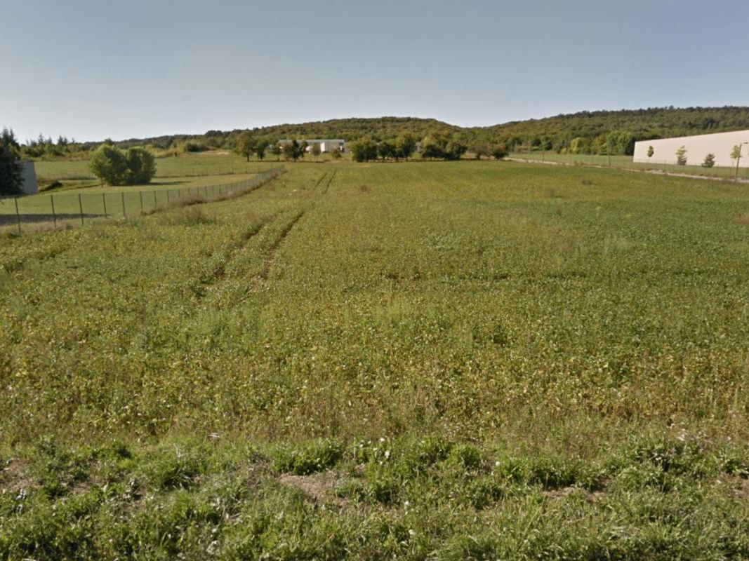 Location terrain 350000 m² divisibles à partir de 230000 m²