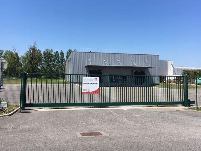 Vente entrepôts 3120 m² non divisibles