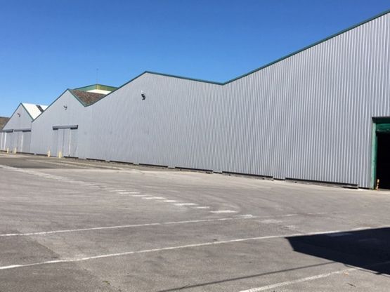 Location entrepôts 15000 m² divisibles à partir de 1000 m²