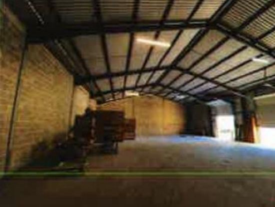 Location entrepôts 300 m² non divisibles