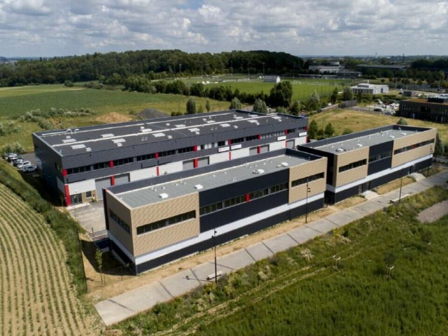 Location entrepôts 250 m² non divisibles