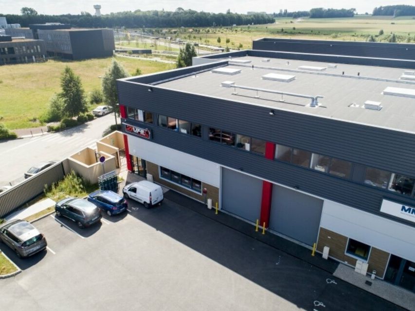 Location entrepôts 250 m² non divisibles