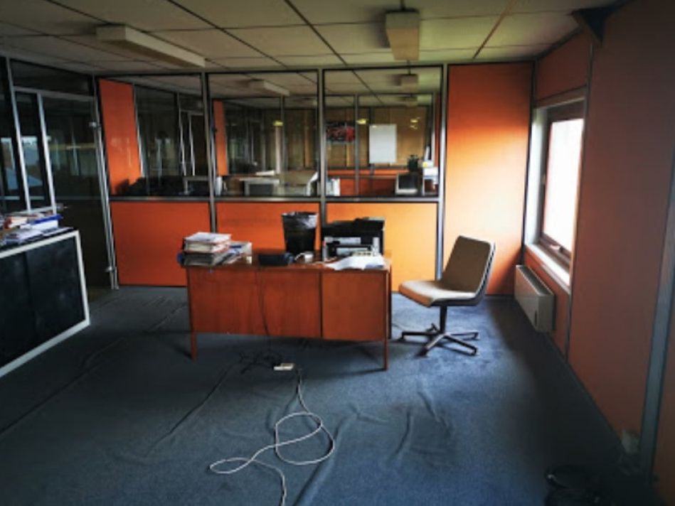 Location entrepôts 920 m² non divisibles