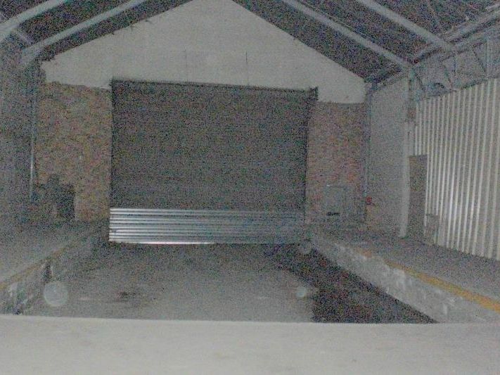 Location entrepôts 2500 m² non divisibles