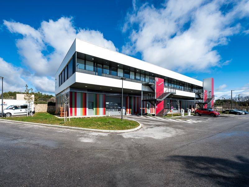 Location bureaux 3000 m² non divisibles