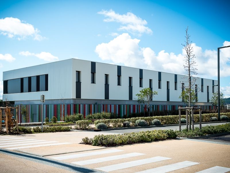 Location bureaux 3000 m² non divisibles