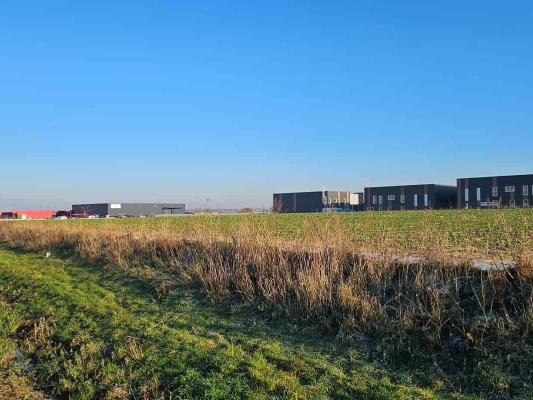 Vente terrain 460000 m² divisibles à partir de 1500 m²