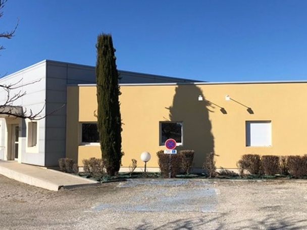 Location entrepôts 420 m² non divisibles