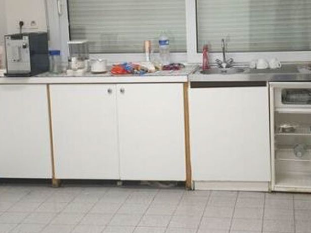 Location entrepôts 570 m² non divisibles