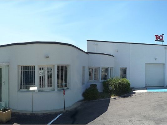 Location entrepôts 630 m² non divisibles