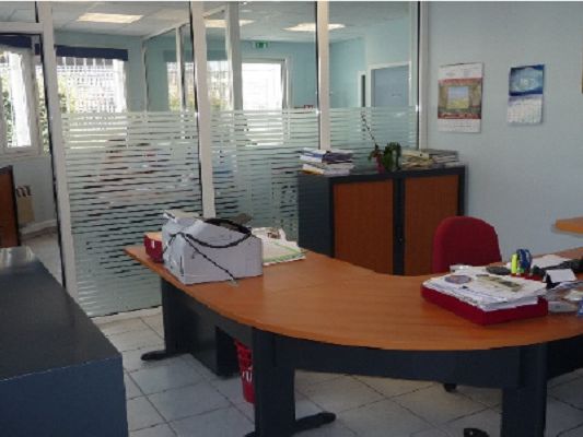 Location entrepôts 630 m² non divisibles