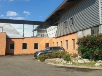 Location entrepôts 3375 m² divisibles à partir de 125 m²
