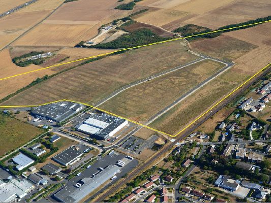 Vente terrain 240000 m² divisibles à partir de 2000 m²