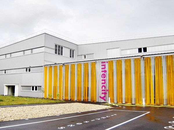 Location entrepôts 3500 m² divisibles à partir de 10 m²