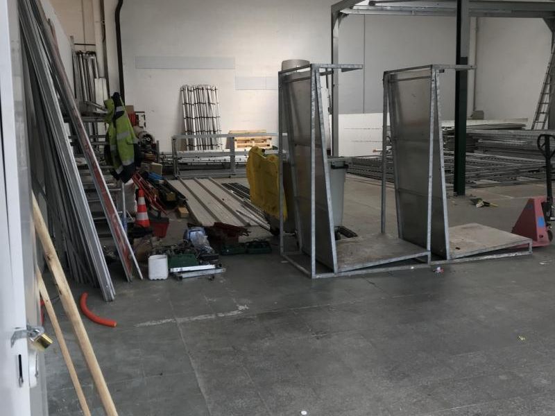Location entrepôts 500 m² non divisibles