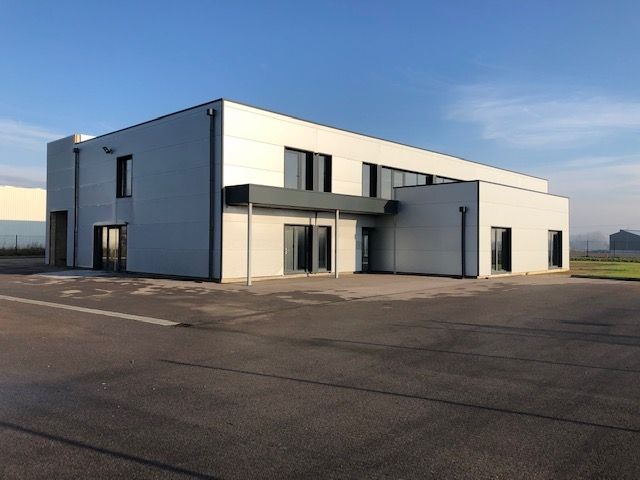 Vente entrepôts 1141 m² non divisibles