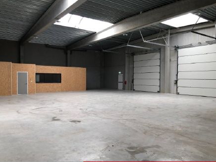 Location entrepôts 450 m² non divisibles
