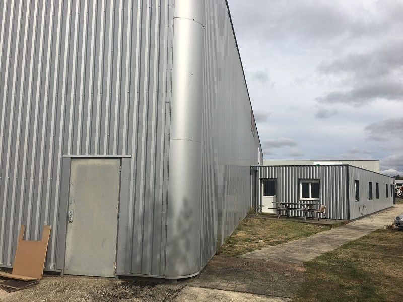 Location entrepôts 1243 m² non divisibles
