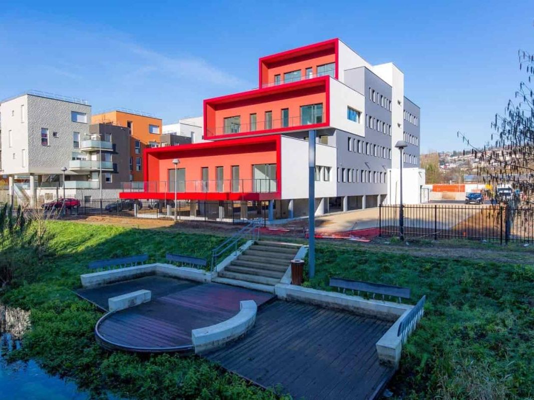 Location entrepôts 2200 m² divisibles à partir de 75 m²