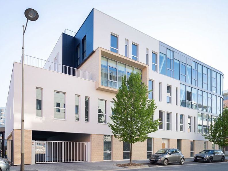 Location bureaux 4200 m² divisibles à partir de 130 m²