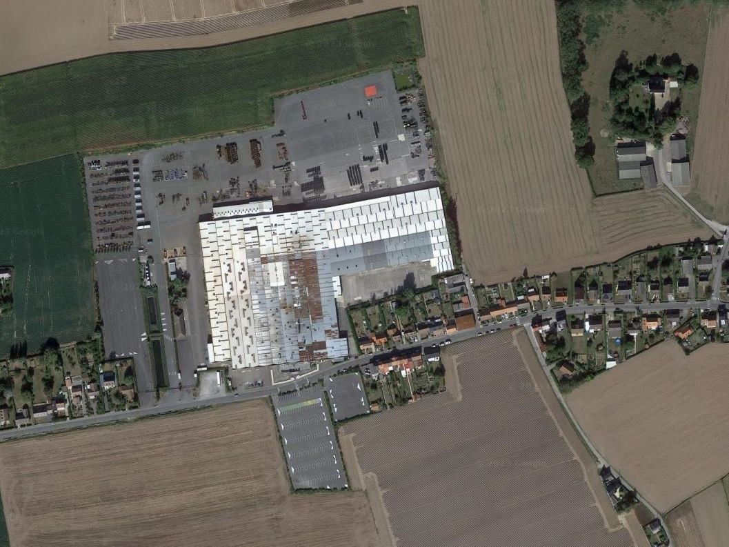 Location entrepôts 118500 m² non divisibles