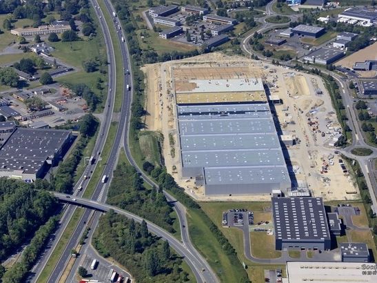 Location entrepôts 6000 m² non divisibles