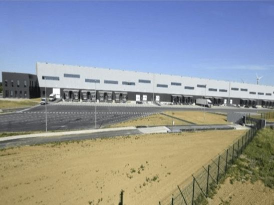Location entrepôts 12000 m² non divisibles