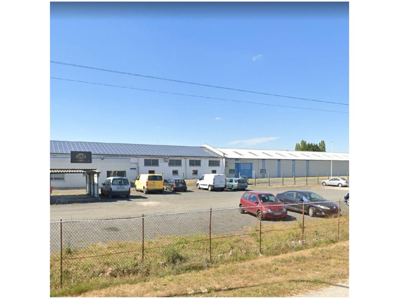 Location local 2400 m² à Beaugency
