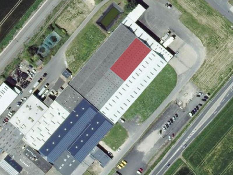 Location entrepôts 2400 m² non divisibles