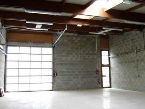 Location entrepôts 200 m² non divisibles