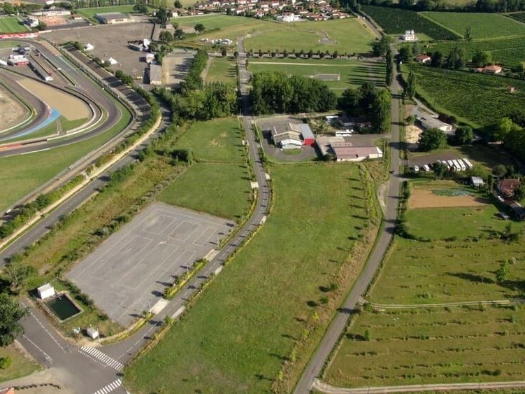Vente terrain 4950 m² divisibles à partir de 3400 m²
