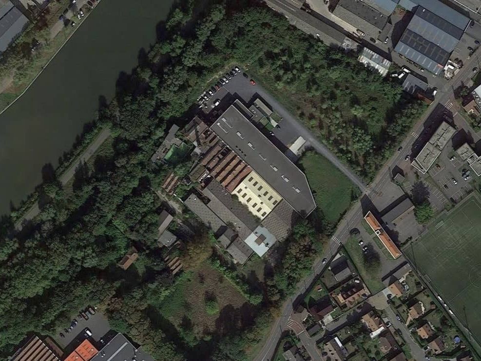 Location entrepôts 7000 m² non divisibles