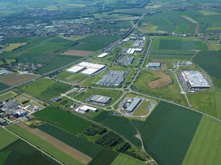 Location entrepôts 44000 m² divisibles à partir de 6000 m²