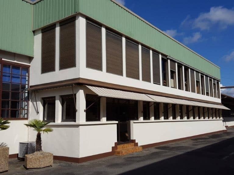 Vente entrepôts 8840 m² non divisibles