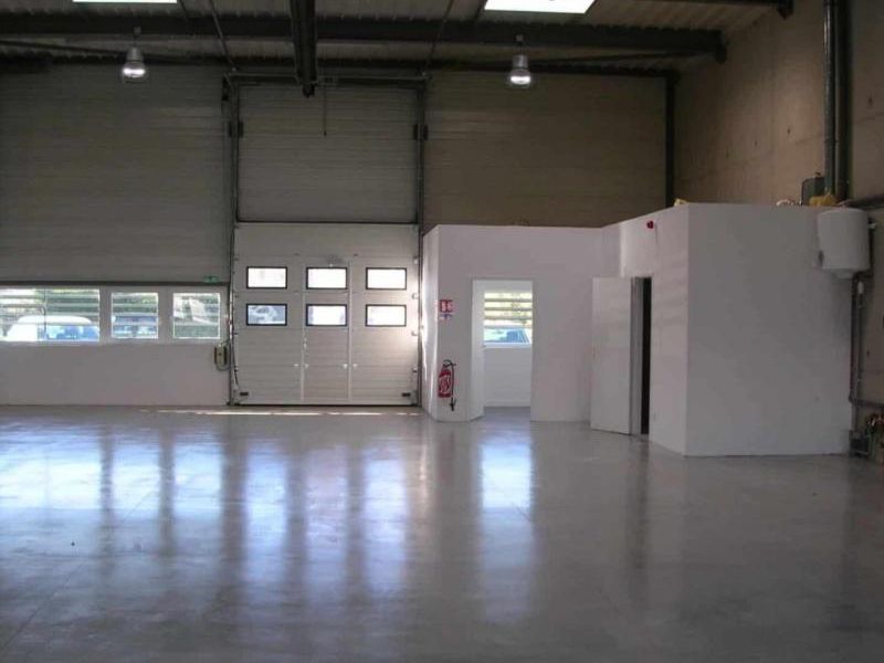 Location entrepôts 250 m² non divisibles