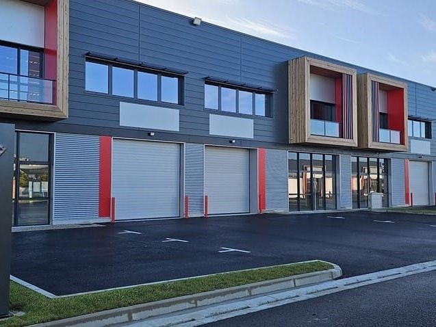 Location entrepôts 380 m² non divisibles