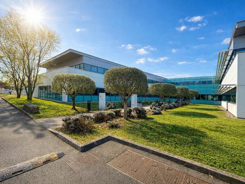 Location bureaux 1929 m² divisibles à partir de 142 m²