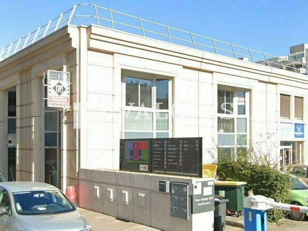 Location bureaux 461 m² divisibles à partir de 92 m²