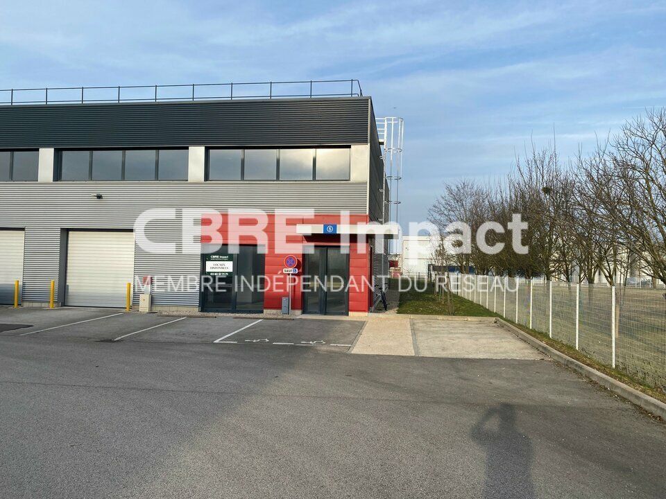 Cellules d'activités en location dans la ZAE de Longvic, ayant des surfaces modulables et des mezzanines aménageables.