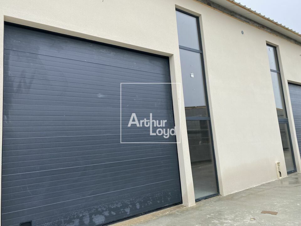 Vente local d''activites 940 m² divisibles à partir de 235 m²